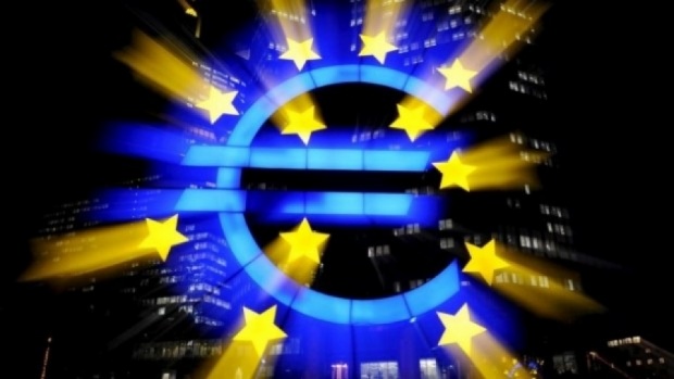 DW: Слухи о кончине евро были преждевременны