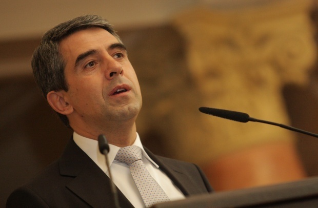 Президент Болгарии призвал граждан голосовать на атомном референдуме