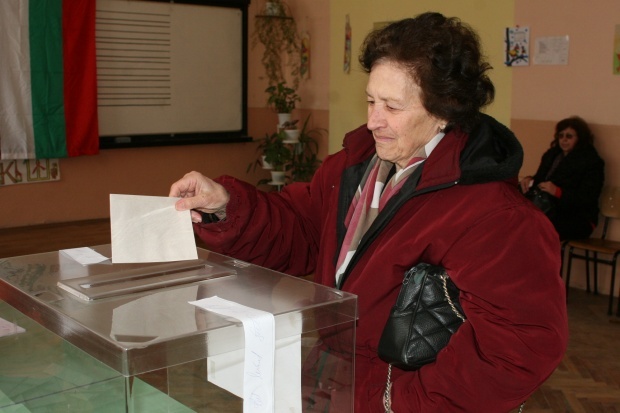 Явка на референдуме в Болгарии остается низкой – 17,42% к 17:00