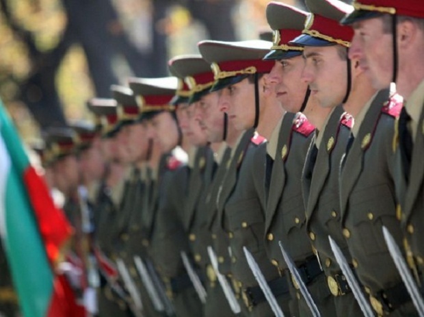 Болгария тратит на одного военного лишь 5 000 евро