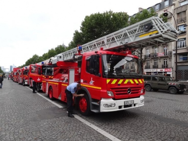 В пригороде Парижа в пожаре погибли 5 человек