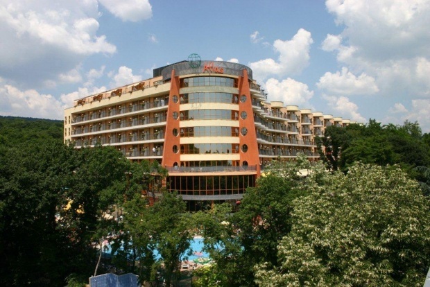 "Холдинг Варна" купила два отеля "Алма-тура"