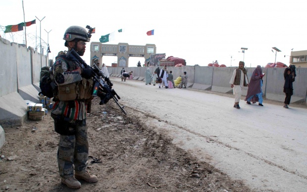 Смертники стали причиной гибели 31 человека на пограничном пункте Пакистана