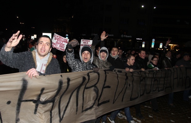 Протесты "за" и "против" Борисова захлестнут Болгарию