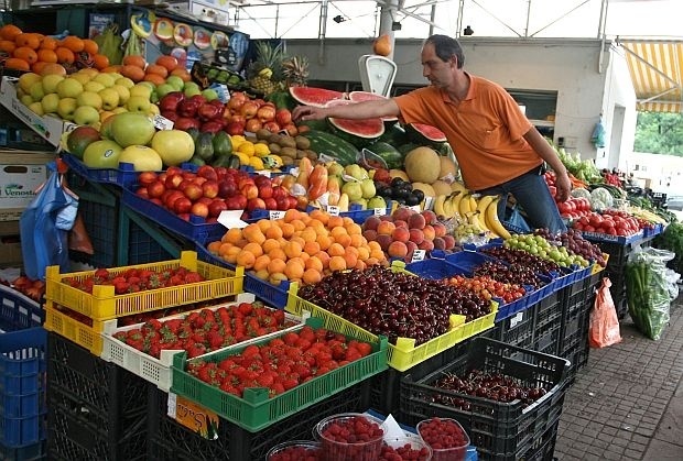 В ЕС в январе цены на продукты питания увеличились на 0.6%