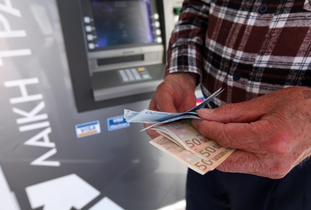 Кипр принял пакет законов для спасения экономики