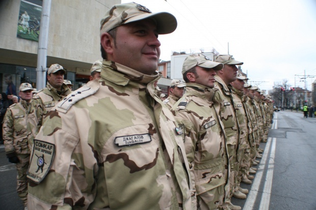 Болгарский Казанлык  встретил военных из Афганистана