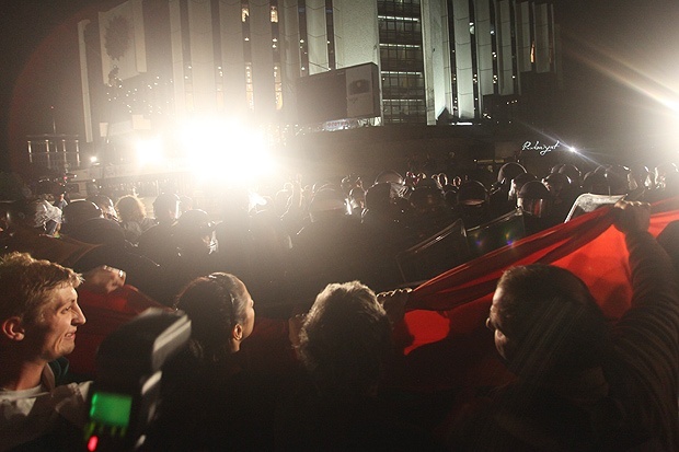 ИТАР-ТАСС: В Болгарии десятки людей протестуют против итогов выборов