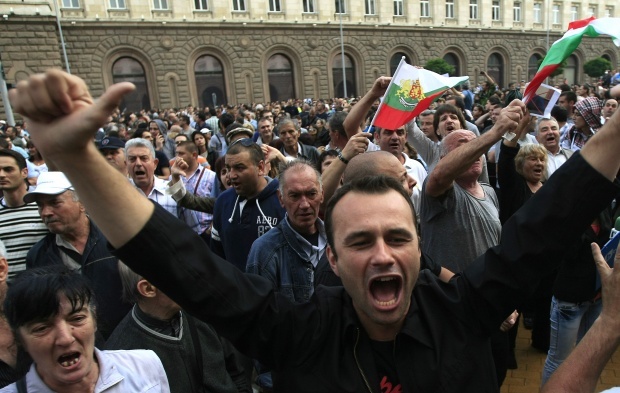 ИТАР-ТАСС: Массовые митинги проходят в городах Болгарии