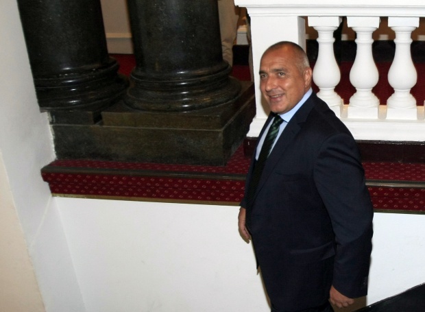 Бойкотирующим работу Парламента депутатам могут урезать зарплату