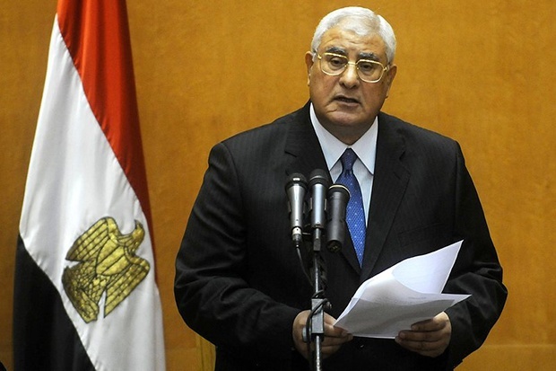 Временный президент Египта Мансур принес присягу