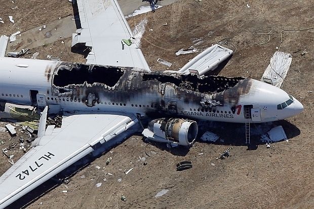 Boeing 777 разбился при посадке в Сан-Франциско, погибли двое