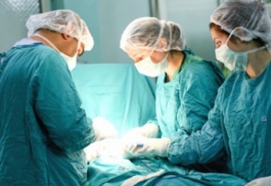 Болгарские врачи удалили 23-килограммовую опухоль
