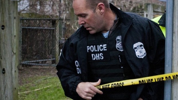 Неизвестный стрелял по членам муниципального собрания города в США