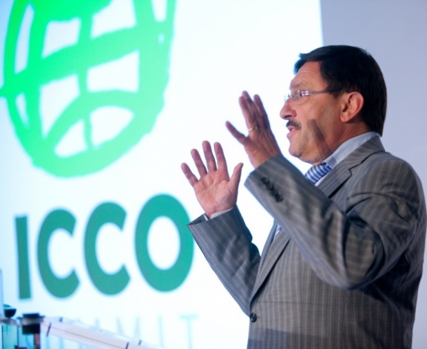 Болгарский PR– эксперт Максим Бехар модерирует форум в Париже