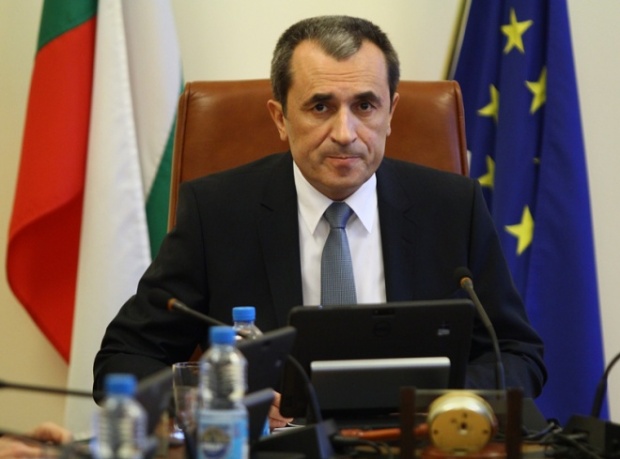 Премьер: Болгария пересмотрит решение о продлении моратория на продажу земли иностранцам