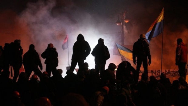 Столкновения в Киеве возобновились: найдено тело милиционера