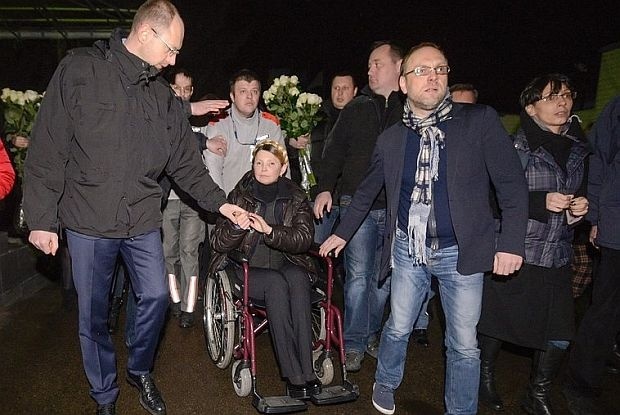 Освобожденная Тимошенко выступила перед Майданом