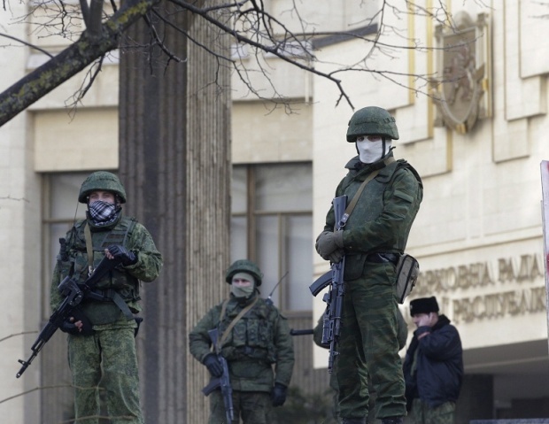 Флаги России подняты во всех воинских подразделениях Крыма