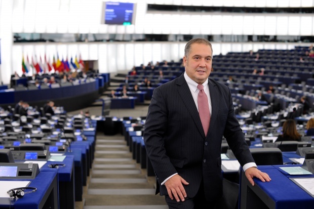 Евродепутат Бинев предложил рассмотреть в суде ЕС Избирательный кодекс Болгарии