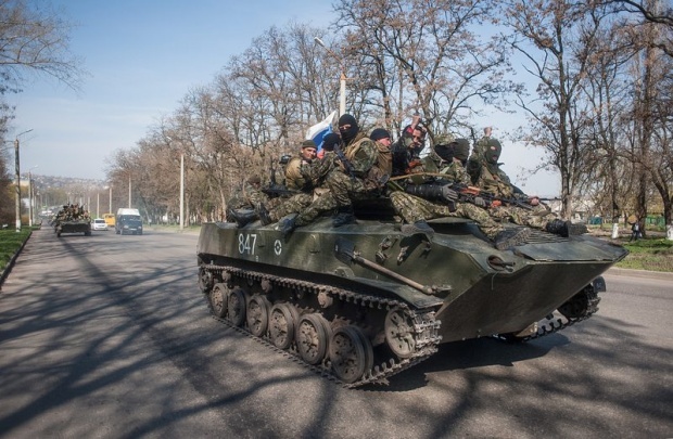 Еще три БТР в Донецкой области перешли на сторону ополченцев