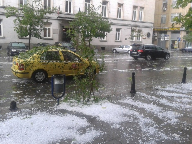 Буря в болгарской столице: один человек погиб, шестеро ранено