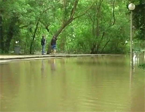 Болгарский город Приморско остался без электричества из-за обильных осадков