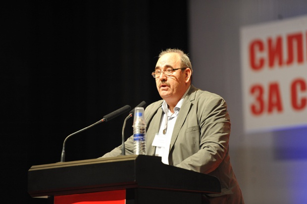 Стойнев и Миков продолжат битву за пост председателя БСП во втором туре