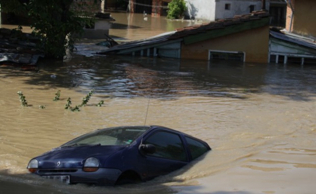 Пострадавшим от наводнения в болгарской Мизии не хватает чистой питьевой воды