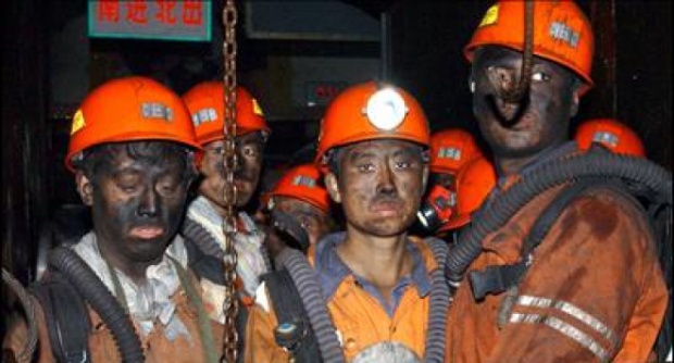 В результате пожара в  угольной шахте в Китае погибли 24 горняка