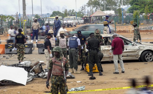 В результате взрыва на автобусной остановке в Нигерии погибли не менее 20 человек погибли