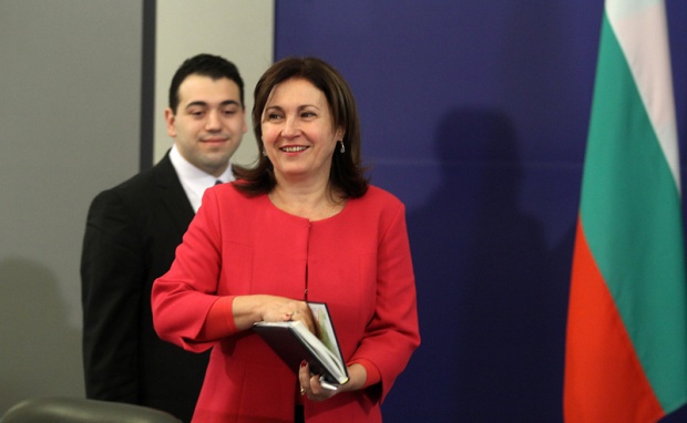 Румяна Бычварова: Не углубляйтесь в тему женщины-президента Болгарии