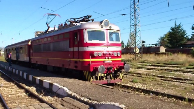 Болгарский ж/д перевозчик запустит в ход 33 остановленных поезда