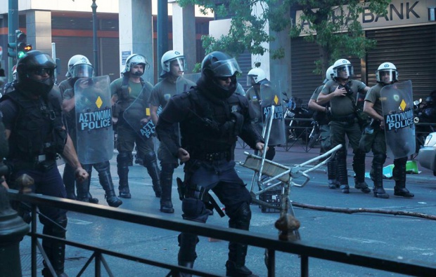 В Афинах в ходе акции протеста произошли столкновения полиции и демонстрантов