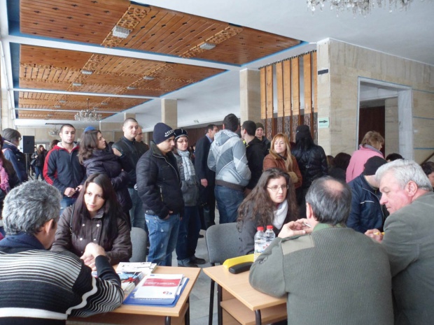 В Болгарии сокращается безработица среди молодёжи, их гражданская активность также