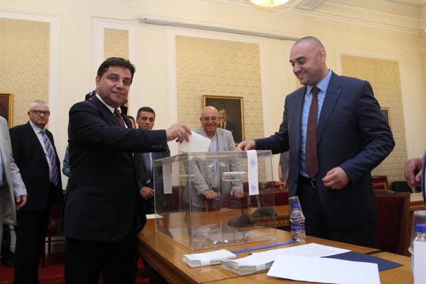 Болгарские депутаты избрали омбудсменом Майю Манолову