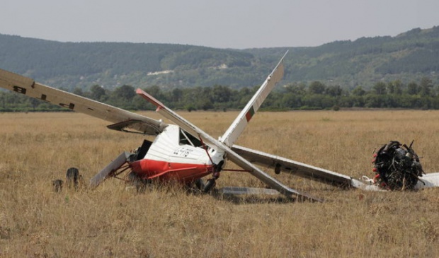 В Калифорнии при столкновении двух частных самолетов погибли не менее трех человек