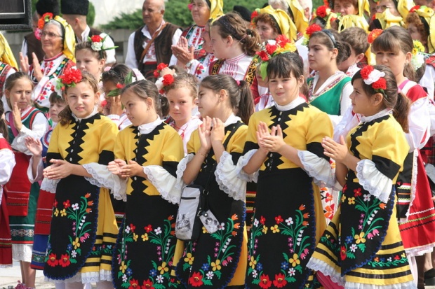 Международный фольклорный фестиваль "Болгарская роза" проходит в Приморско