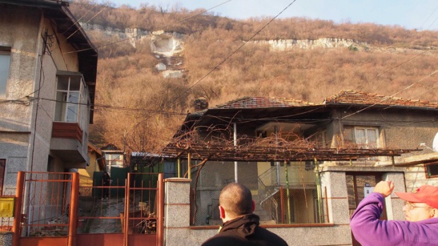 В Болгарии из-за угрозы обвала скальной породы эвакуированы 26 человек