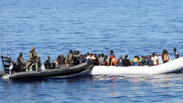 Операция "София": Секретный доклад ЕС рассказал об уничтожении беженских лодок