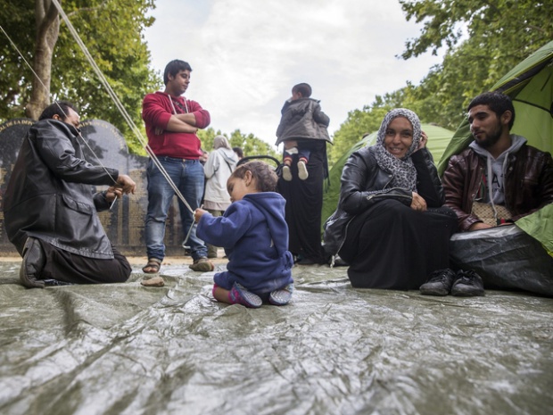 Власти Германии ожидают до 200 тысяч беженцев из Северной Африки