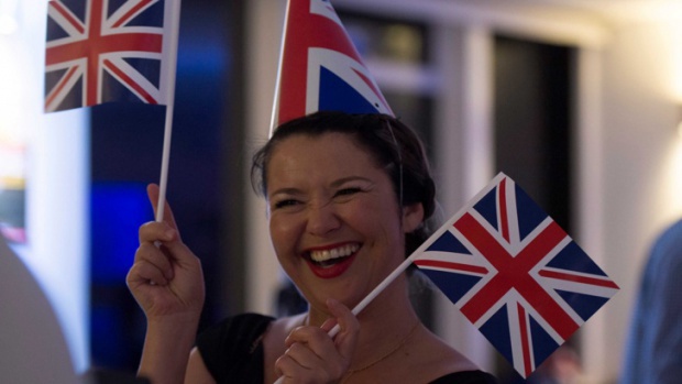 Би-би-си: 52% британцев проголосовали за выход страны из Евросоюза