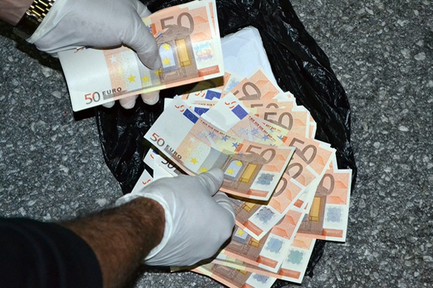 В Болгарии в водохранилище обнаружили поддельные банкноты евро на сумму 12 млн