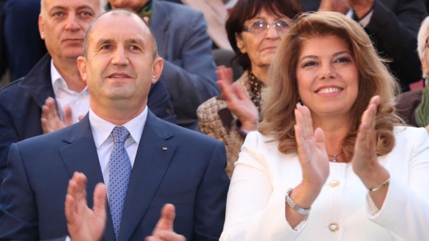 Глава ЦИК Болгарии вручит удостоверение избранному президенту Румену Радеву