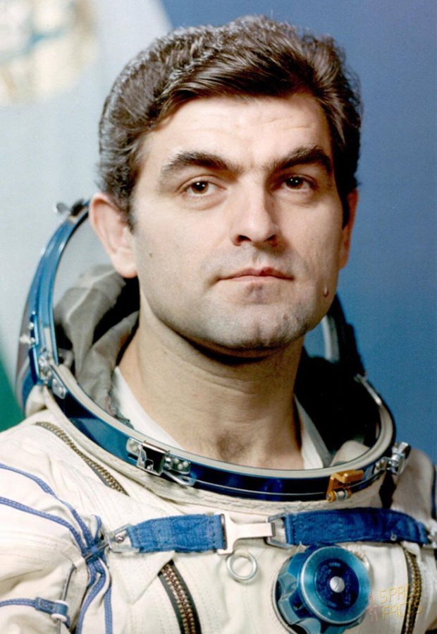 Посольство РФ в Болгарии поздравило космонавта Александра Александрова с 65-летним юбилеем