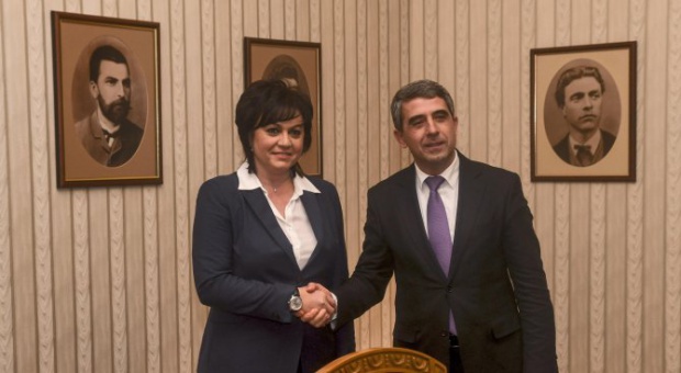 Президент Болгарии вручит мандат на формирование правительства социалистам