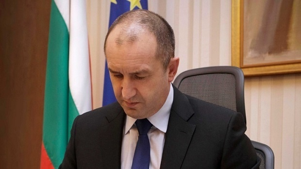Политолог: Не ожидаю резких перемен в политике Болгарии при президенте Румене Радеве