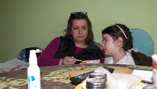 Родители детей-инвалидов в Болгарии больше не смогут быть их личными ассистентами