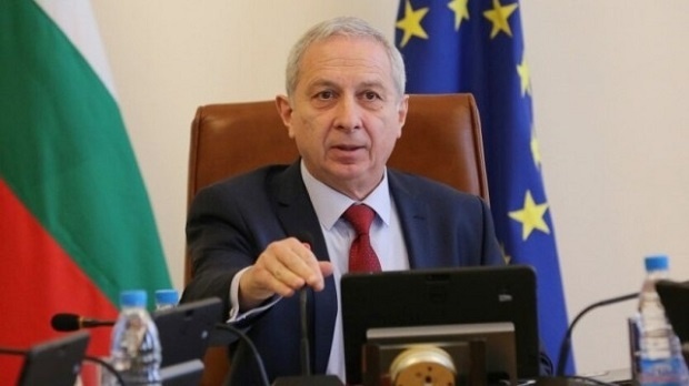 Служебный премьер Болгарии опроверг информацию о том, что он оказывал давление на главу МВД