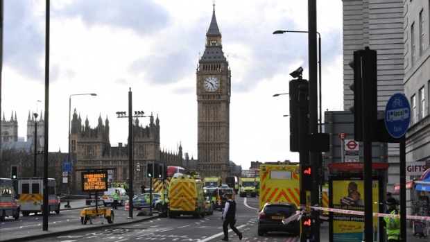 В результате теракта в Лондоне погибли четыре человека, включая убийцу